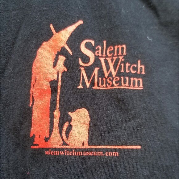 Salem Witch Museum Mens Black T-Shirt Size Small - Picture 2 of 5